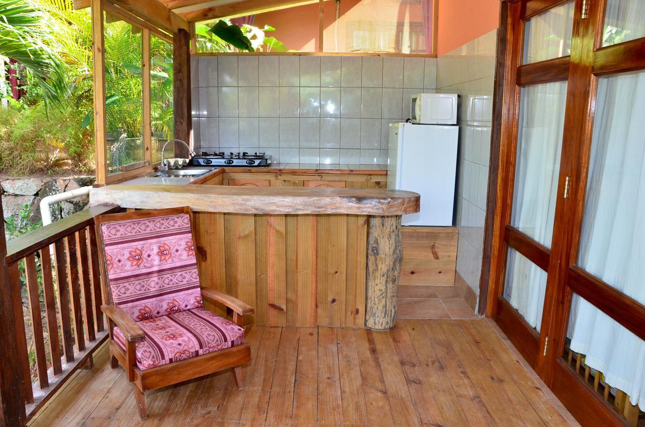 Bed and Breakfast Kaz Ladouceur La Digue Exterior foto