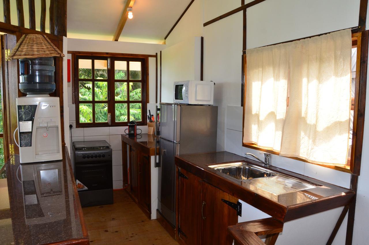 Bed and Breakfast Kaz Ladouceur La Digue Exterior foto
