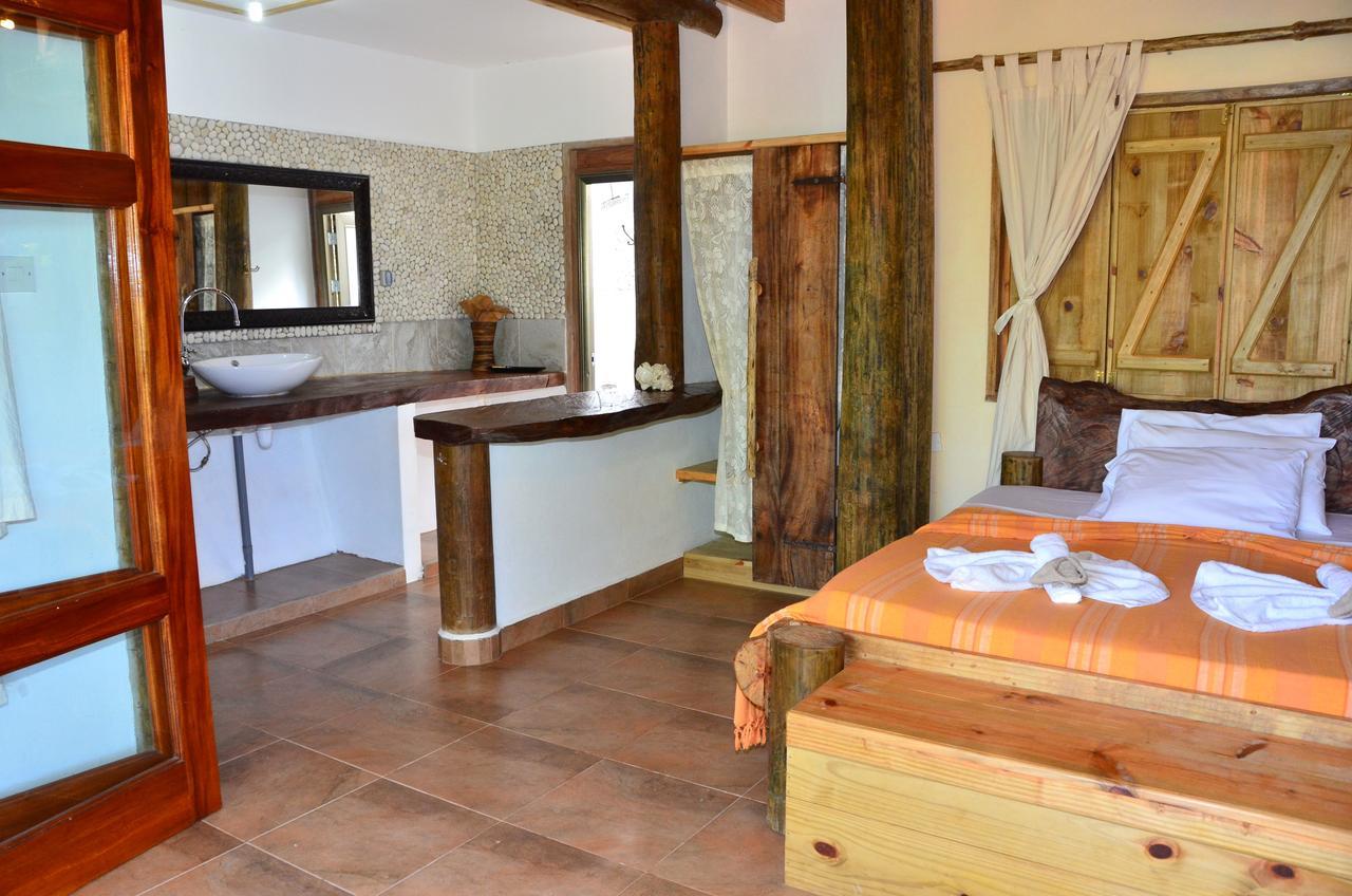 Bed and Breakfast Kaz Ladouceur La Digue Exterior foto